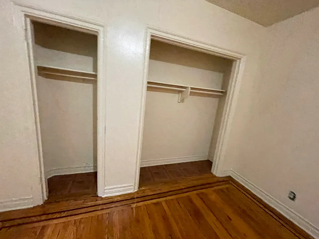 61-25 Woodside Avenue - Photo 2