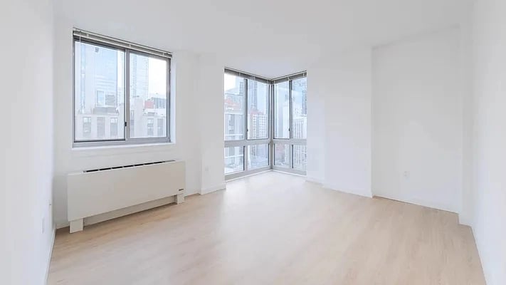400 West 37th Street - Photo 1