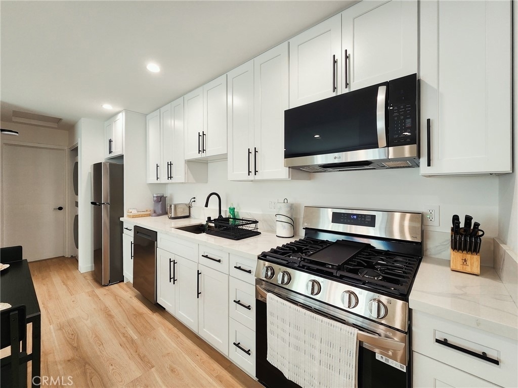 22131 Bassett Street - Photo 3