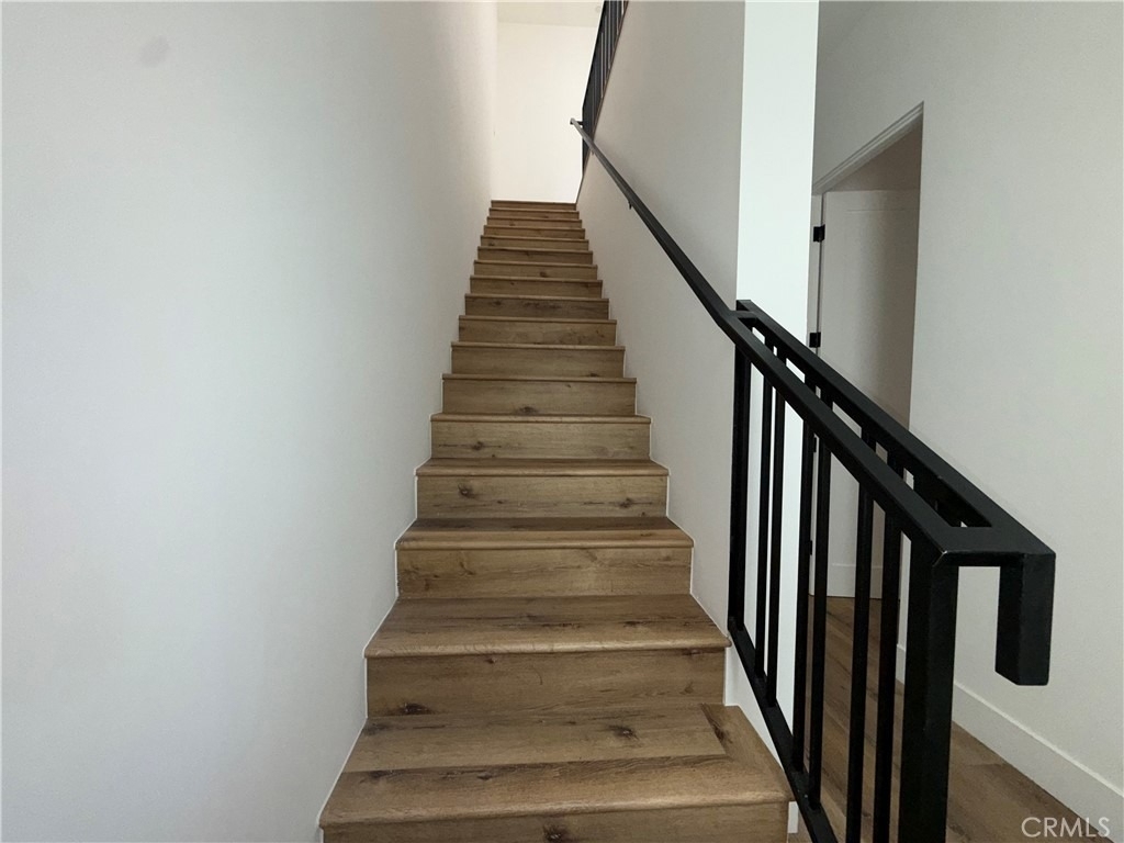 5044 Laurel Canyon Boulevard - Photo 4