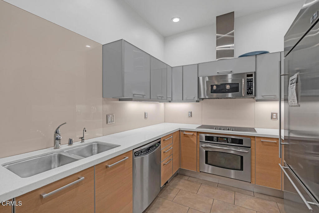 801 S Grand Avenue - Photo 14