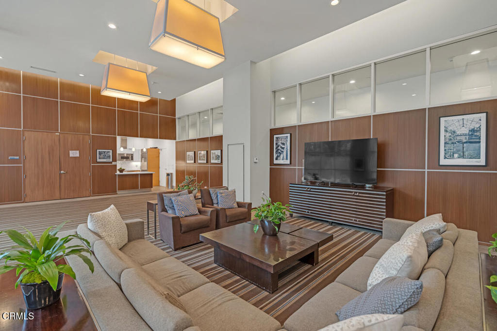 801 S Grand Avenue - Photo 12