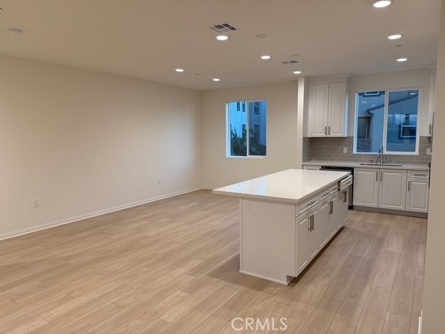 2420 E. Lincoln Avenue - Photo 8