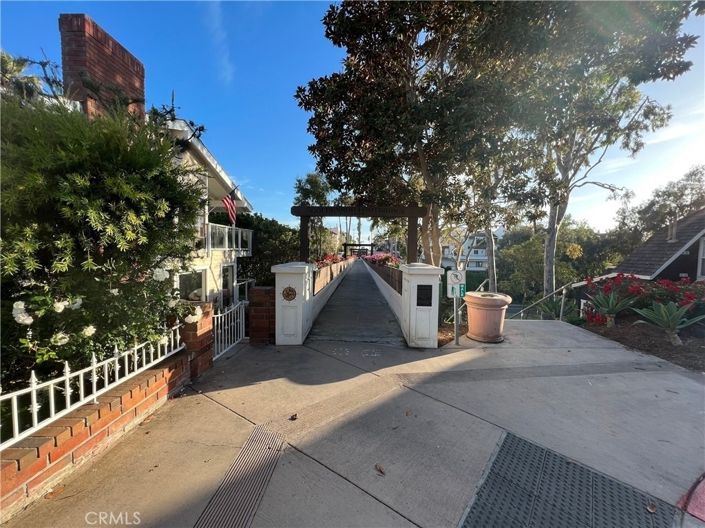 608 Heliotrope - Photo 1