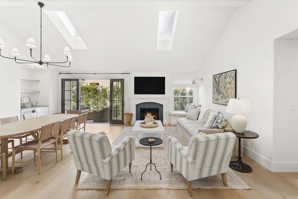 210 Estrella St - Photo 1