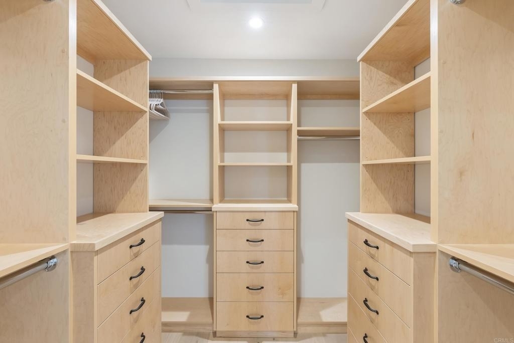 210 Estrella St - Photo 7