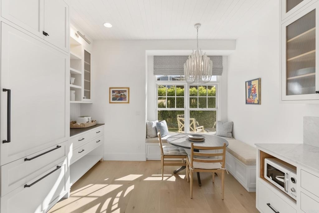 210 Estrella St - Photo 3