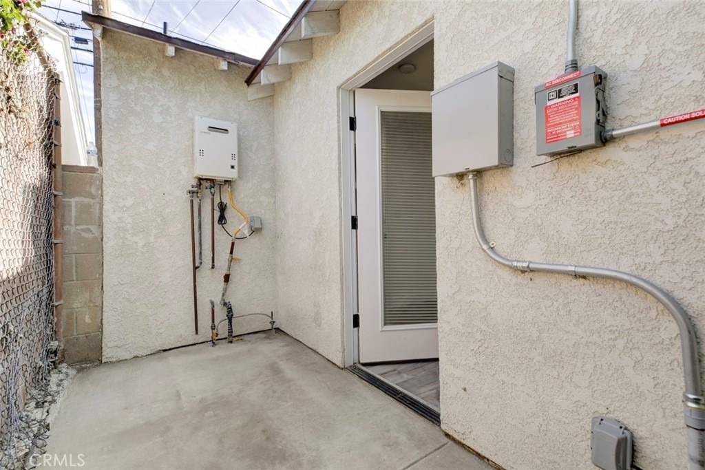 11326 Haskell Avenue - Photo 13