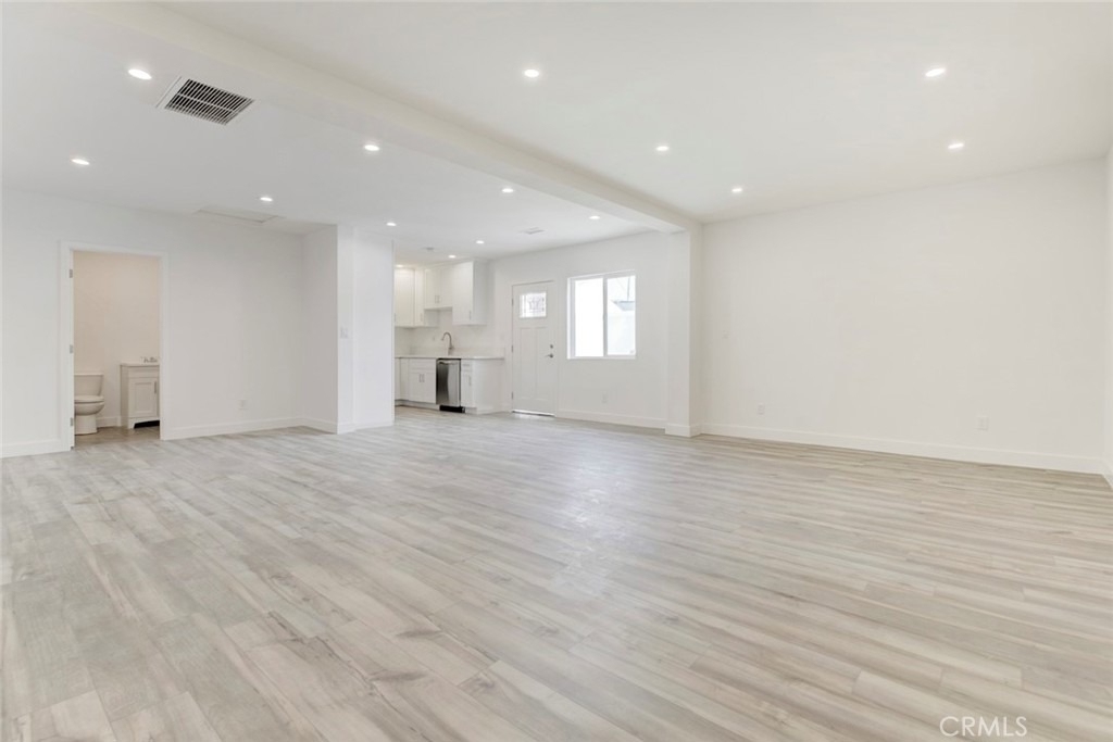 11326 Haskell Avenue - Photo 3