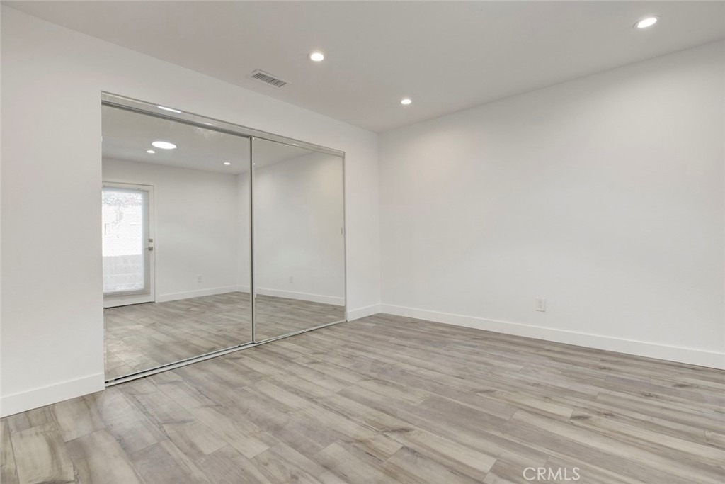11326 Haskell Avenue - Photo 8