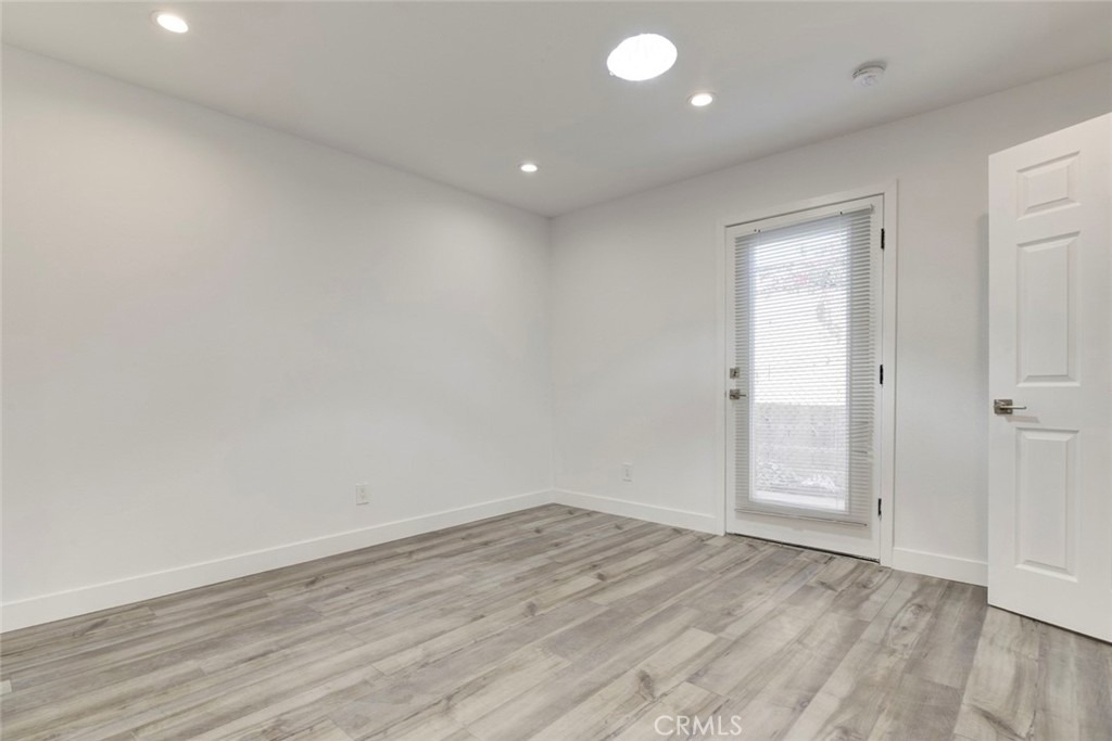 11326 Haskell Avenue - Photo 9