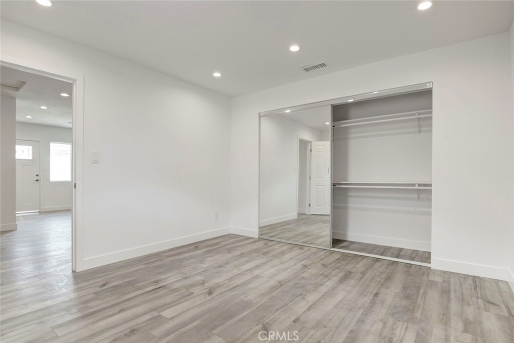 11326 Haskell Avenue - Photo 10