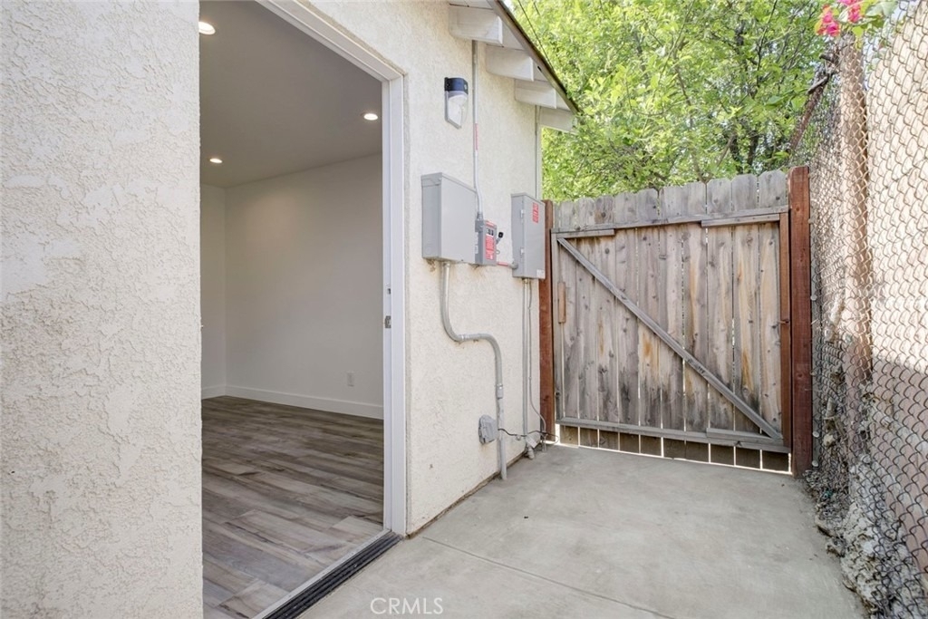 11326 Haskell Avenue - Photo 14