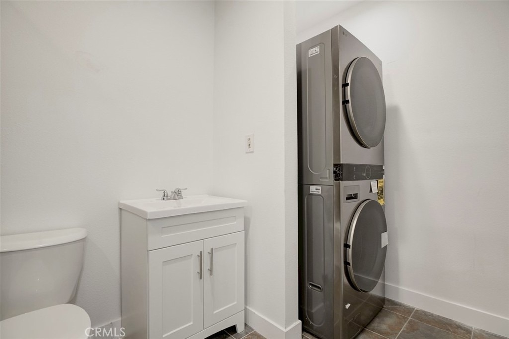 11326 Haskell Avenue - Photo 12
