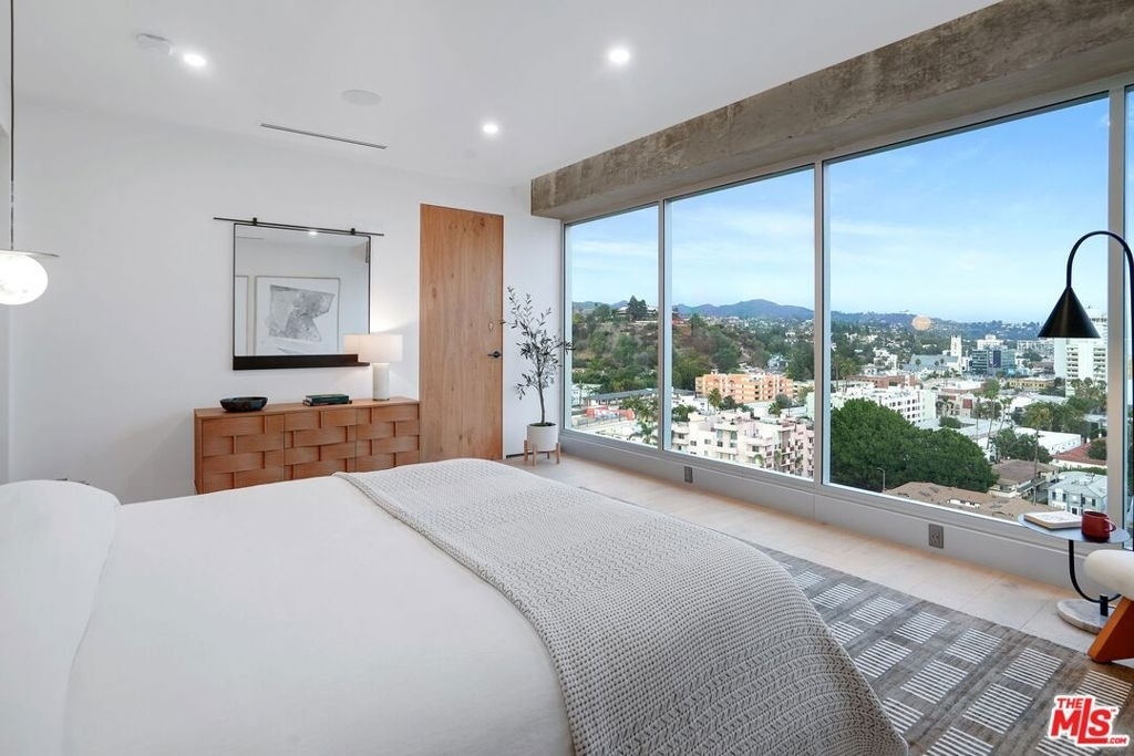 7135 Hollywood Boulevard - Photo 30