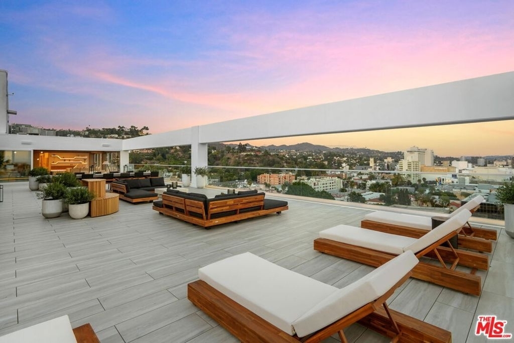 7135 Hollywood Boulevard - Photo 4