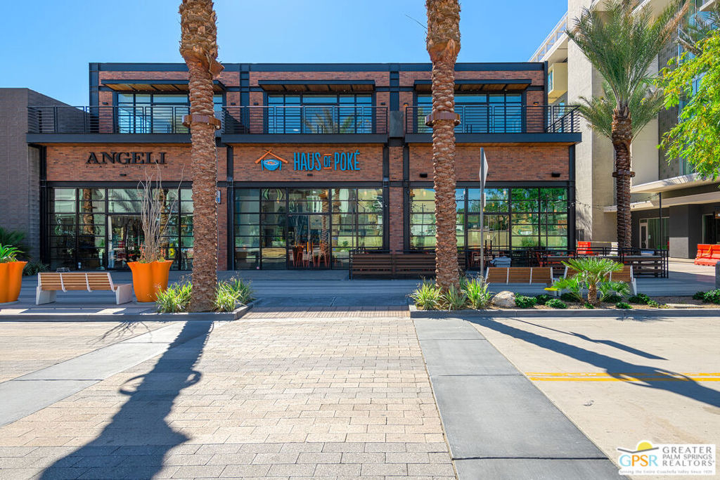 111 N Palm Canyon Drive - Photo 1