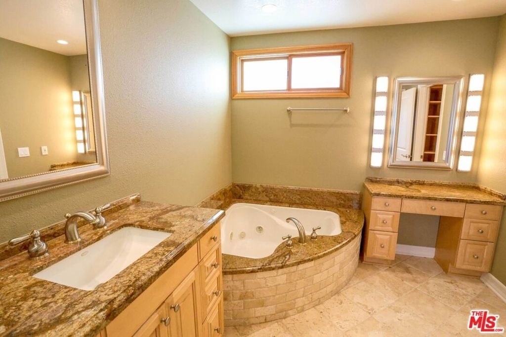 17097 Palisades Circle - Photo 10