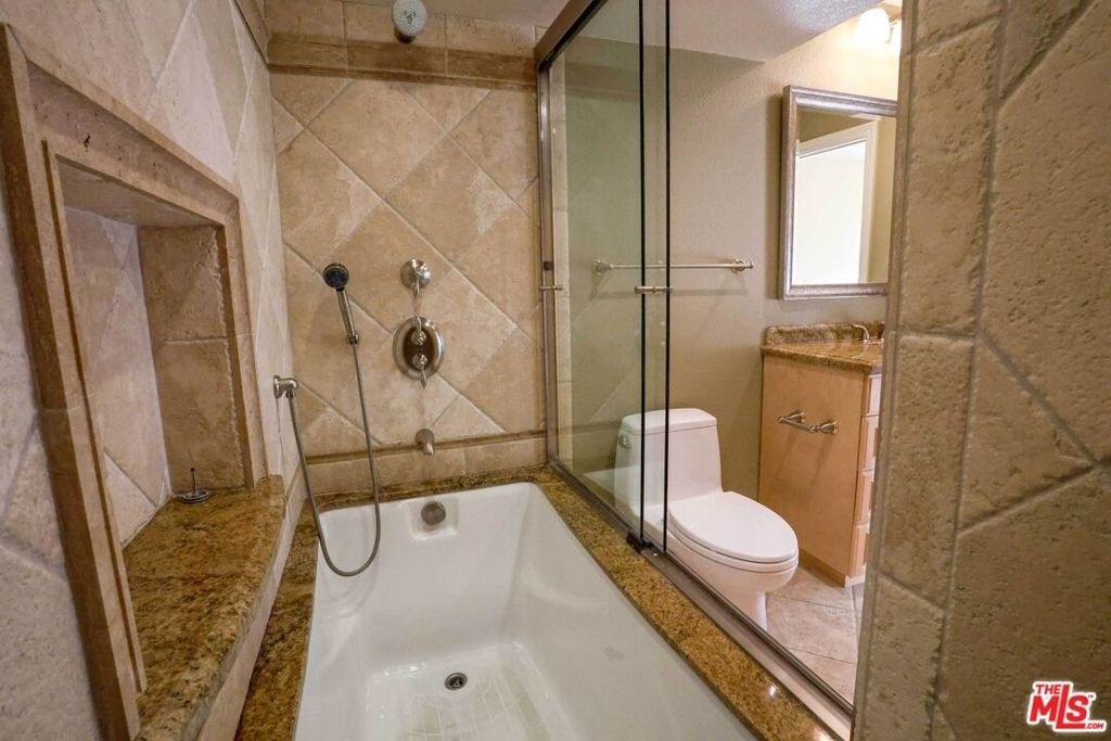 17097 Palisades Circle - Photo 16