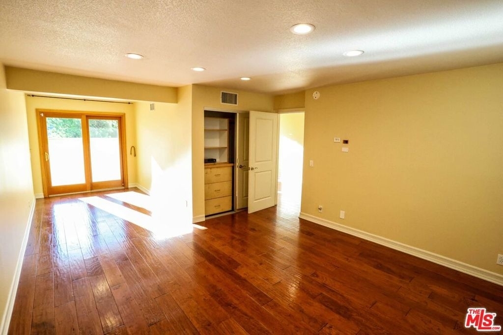 17097 Palisades Circle - Photo 12