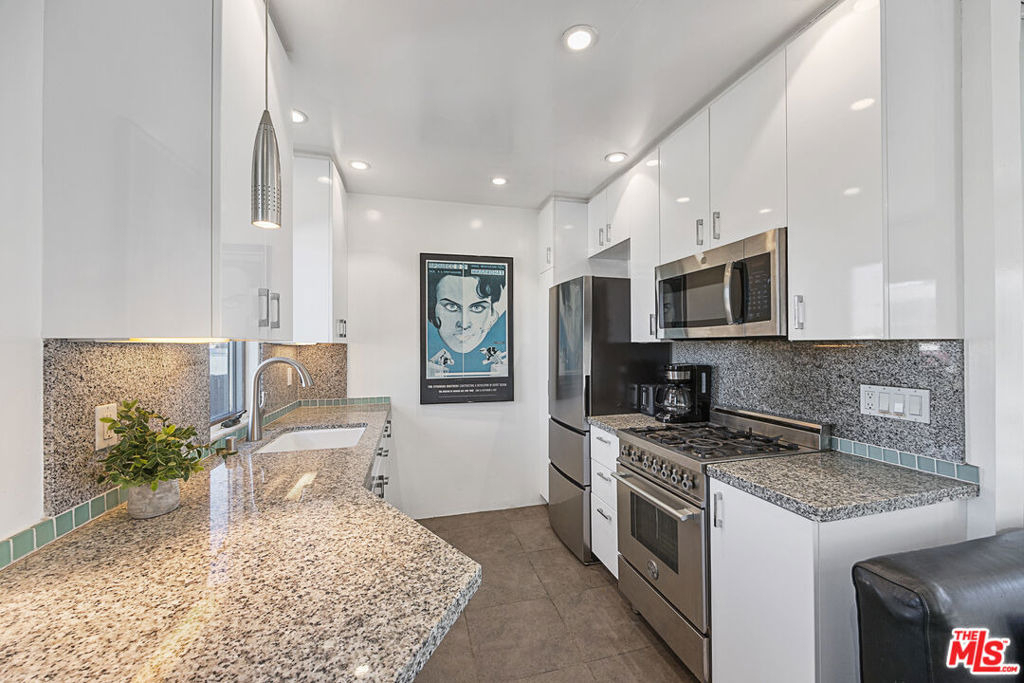 11 24th Avenue - Photo 4
