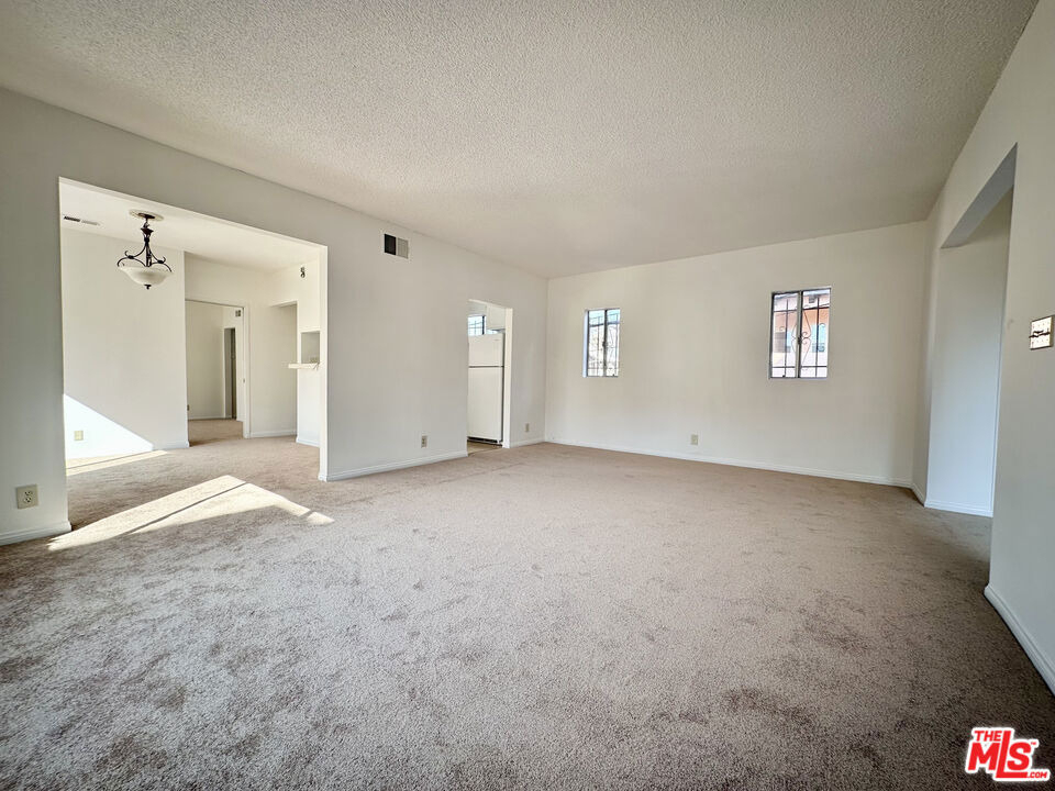 6069 1/2 Cashio Street - Photo 2
