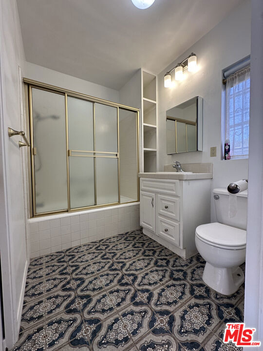 6069 1/2 Cashio Street - Photo 5