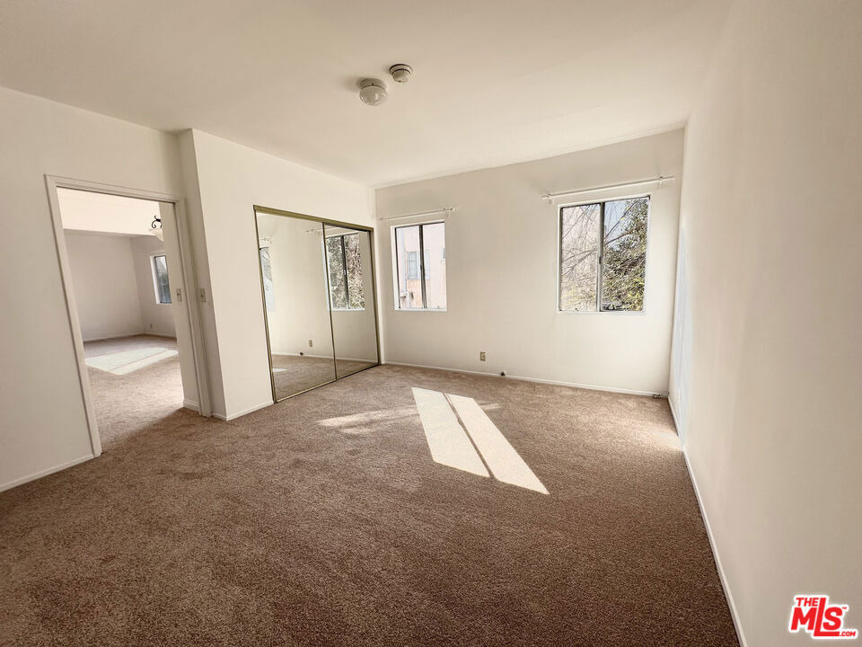 6069 1/2 Cashio Street - Photo 6