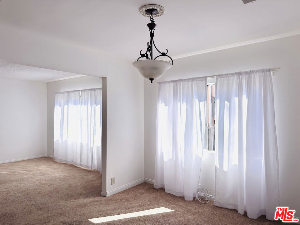 6069 1/2 Cashio Street - Photo 4