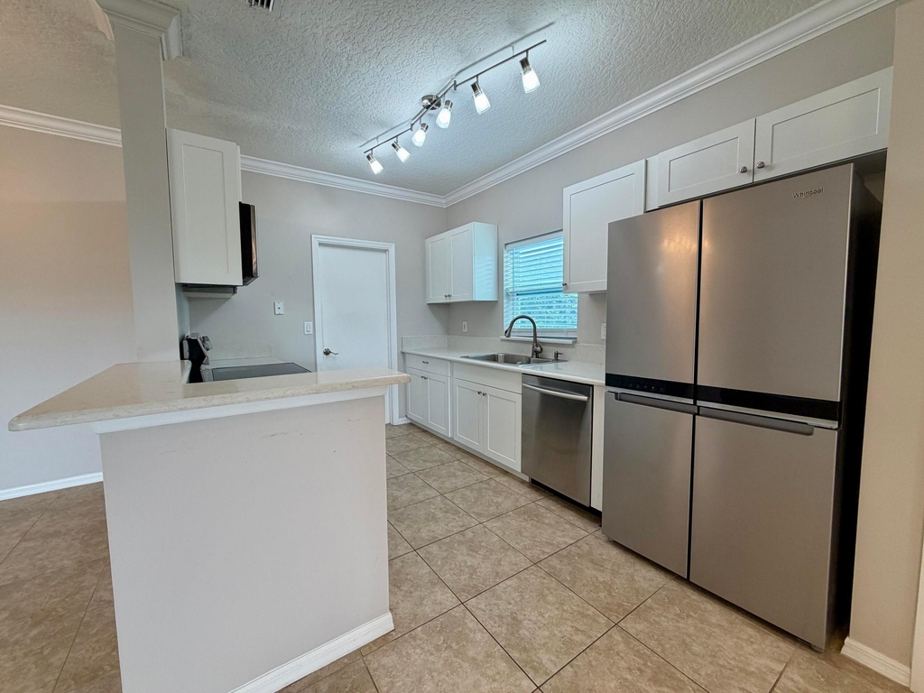 6295 33rd Manor - Photo 5