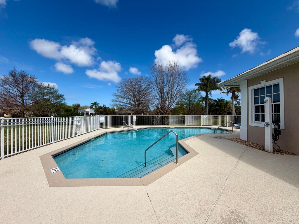 6295 33rd Manor - Photo 20