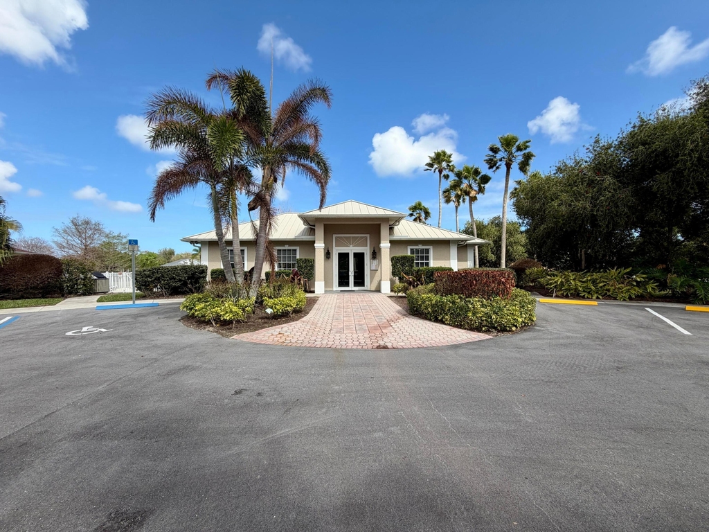 6295 33rd Manor - Photo 19