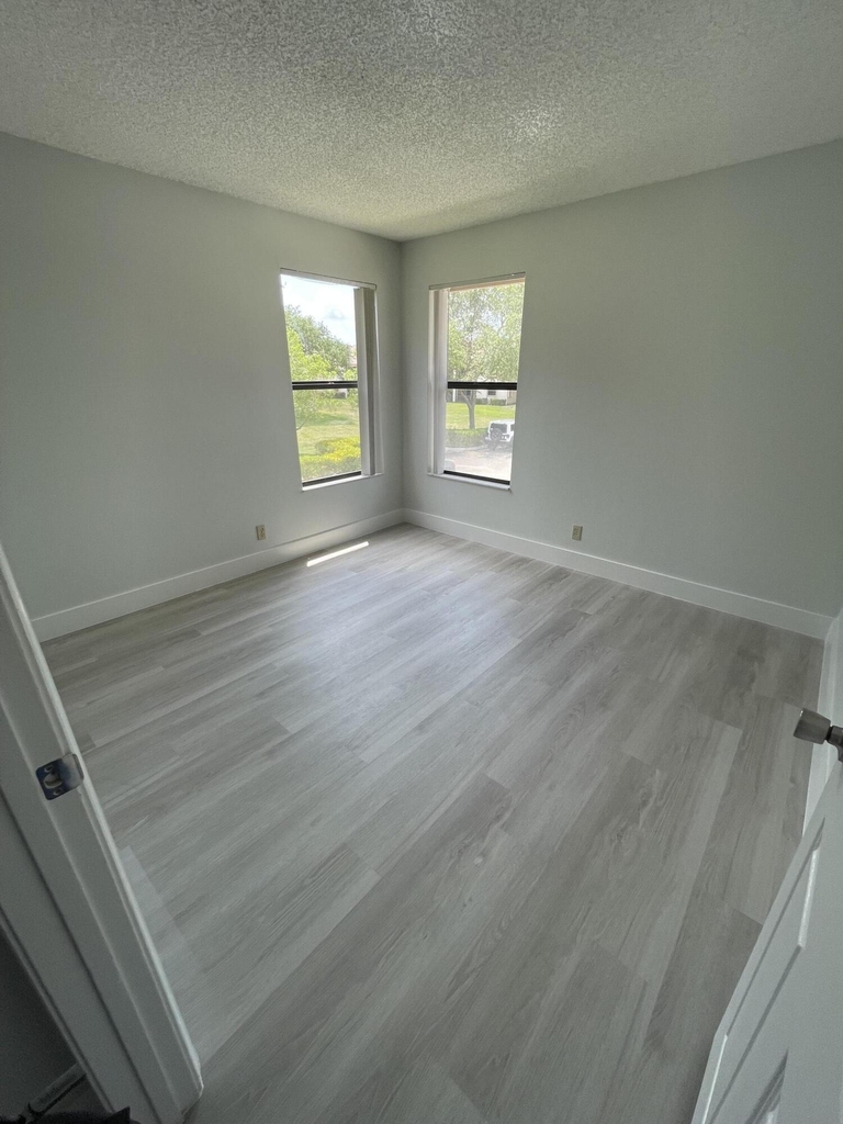 3350 Jaywood Terrace - Photo 15