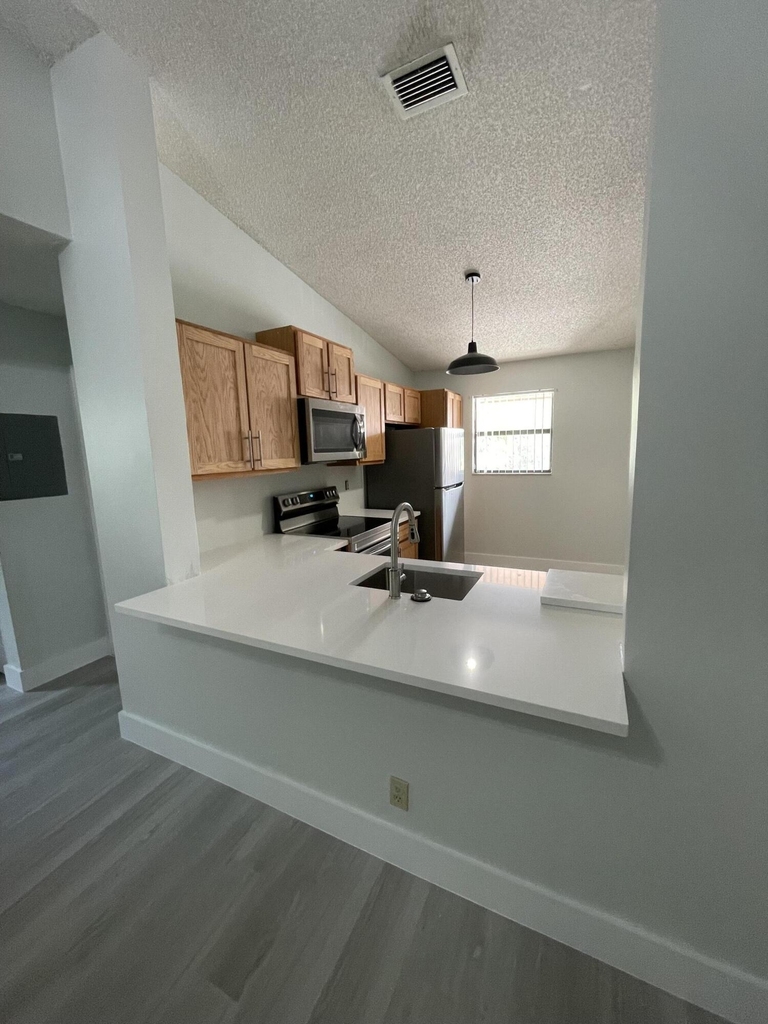 3350 Jaywood Terrace - Photo 2