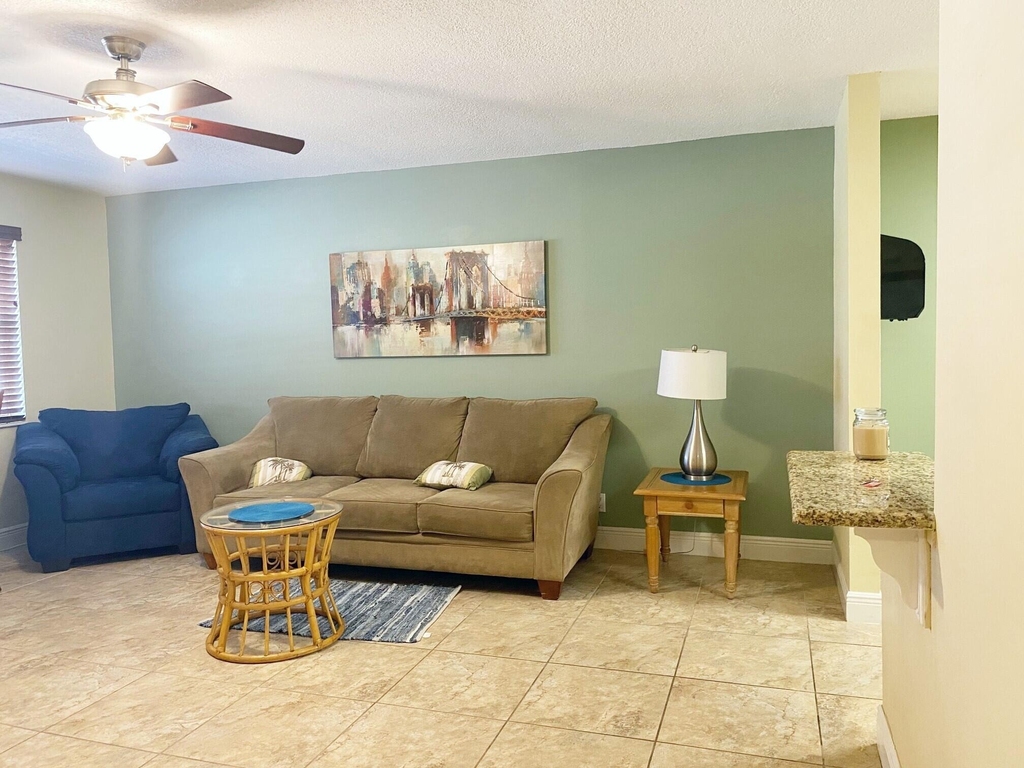 801 Hummingbird Way - Photo 0