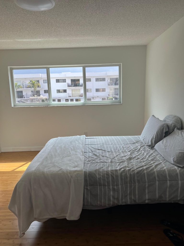3522 Ne 171st Street - Photo 14