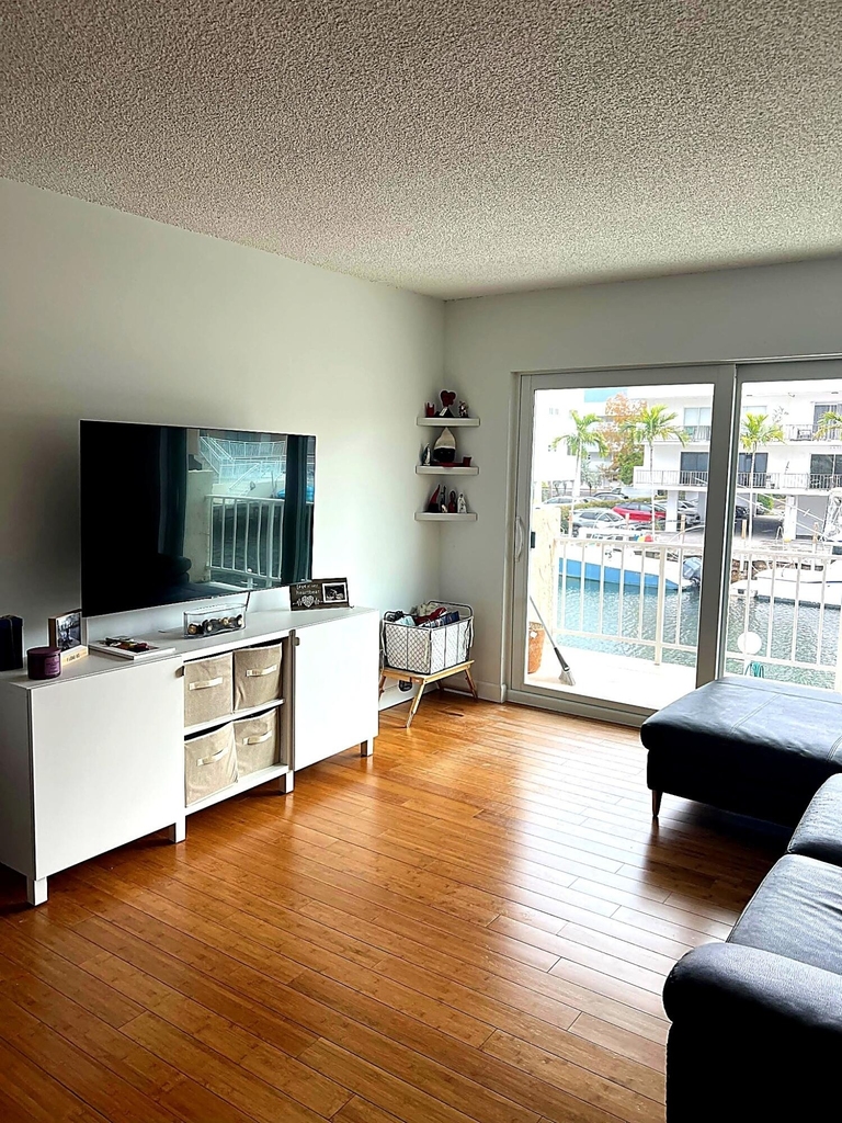 3522 Ne 171st Street - Photo 2
