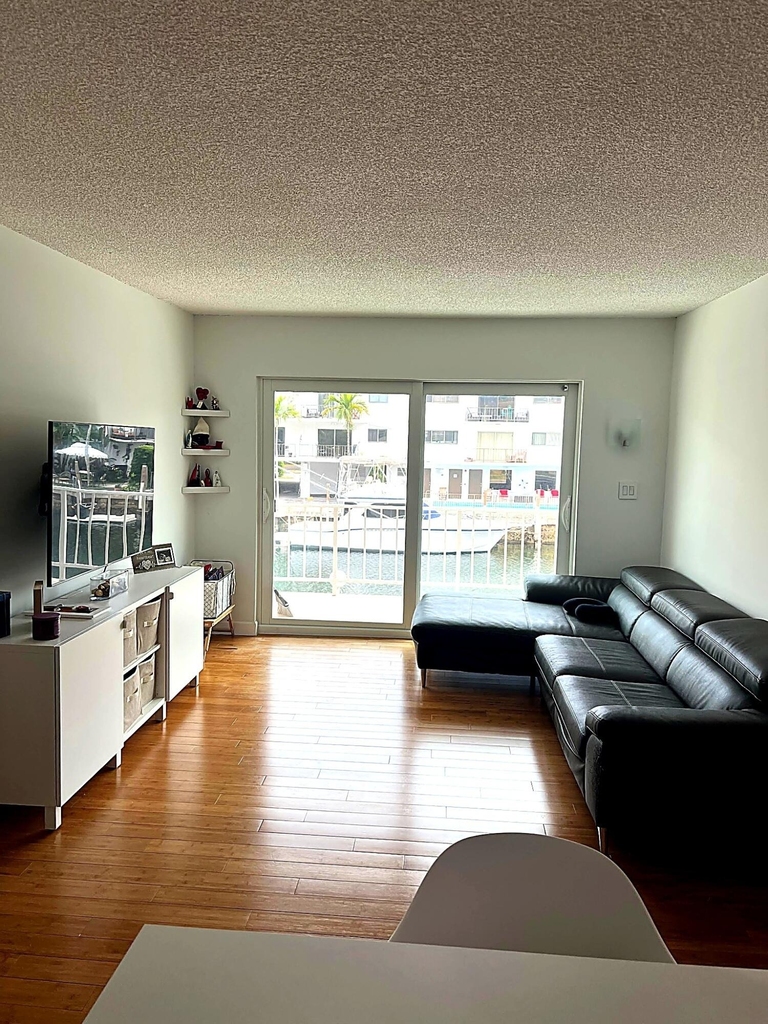 3522 Ne 171st Street - Photo 3