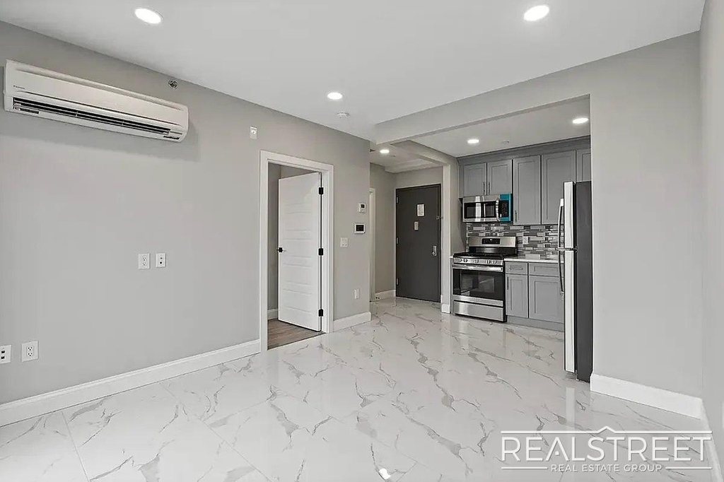 150-02 Hillside Avenue - Photo 4