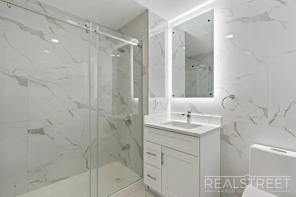 150-02 Hillside Avenue - Photo 5