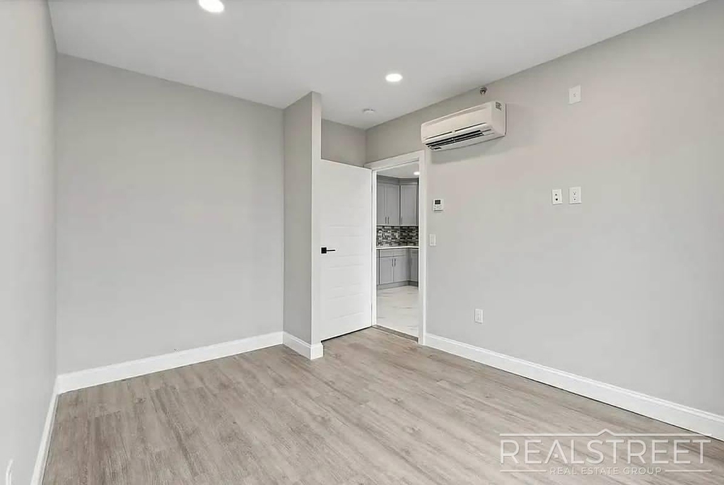 150-02 Hillside Avenue - Photo 6