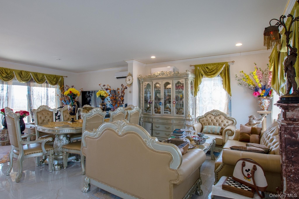 126 Trafalgar Drive - Photo 2