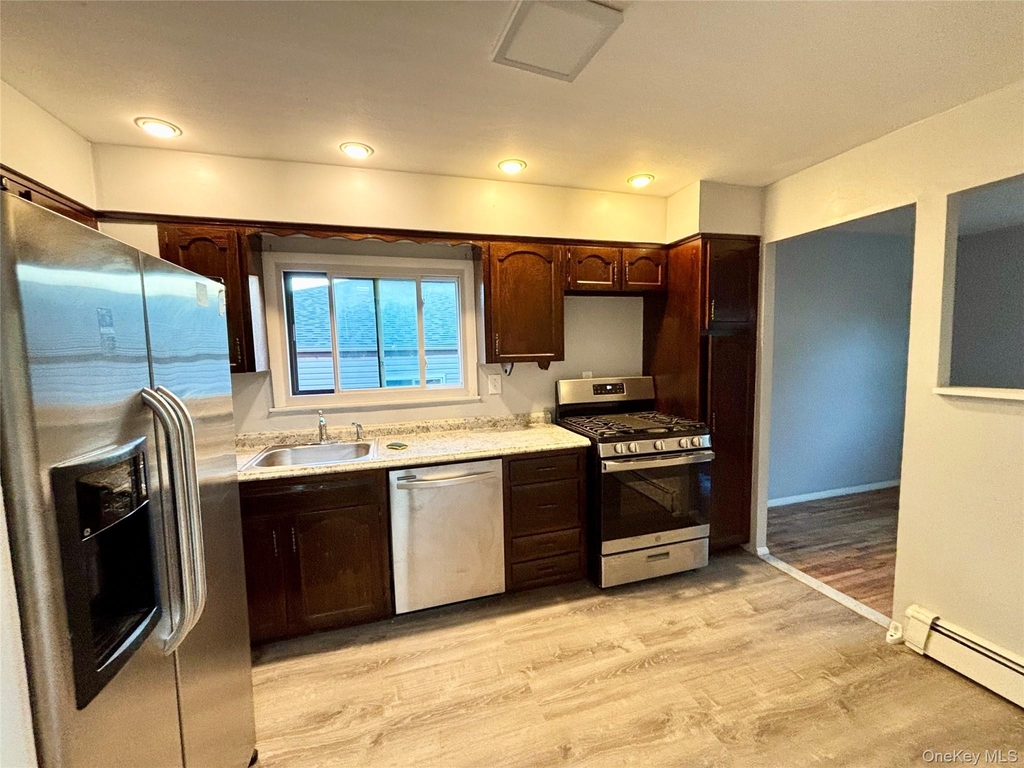 256-20 Craft Avenue - Photo 6