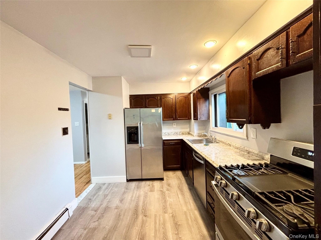 256-20 Craft Avenue - Photo 5