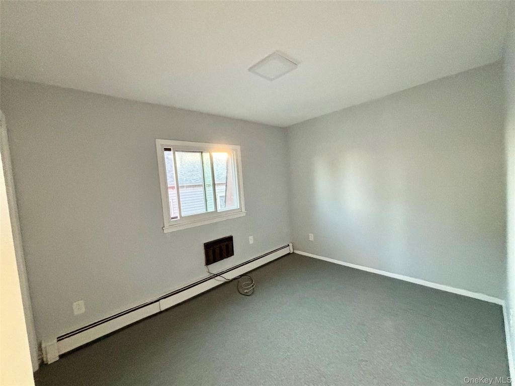 256-20 Craft Avenue - Photo 15