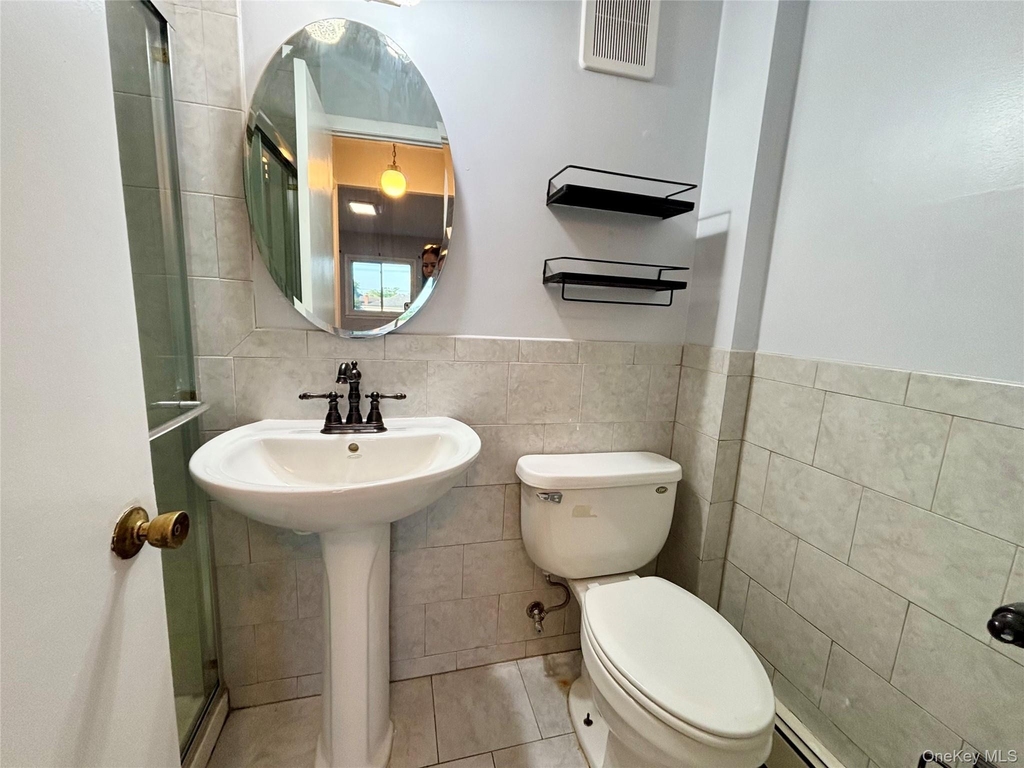 256-20 Craft Avenue - Photo 16