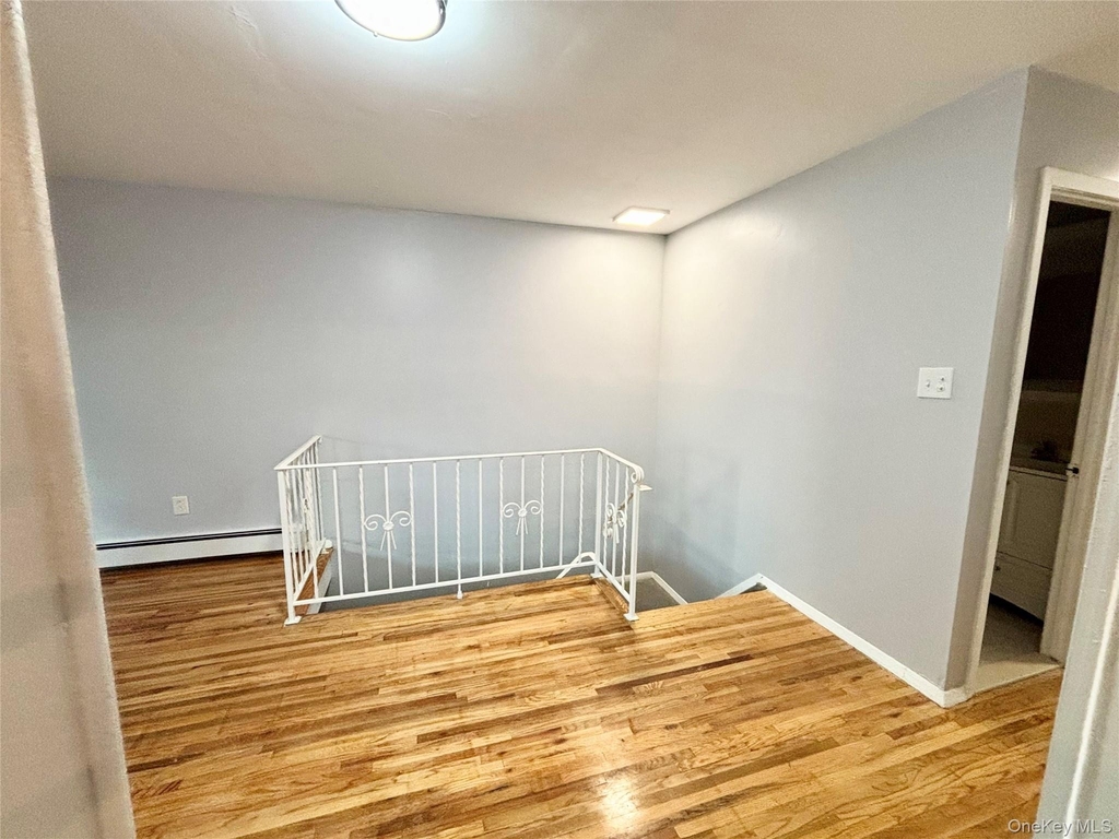256-20 Craft Avenue - Photo 9