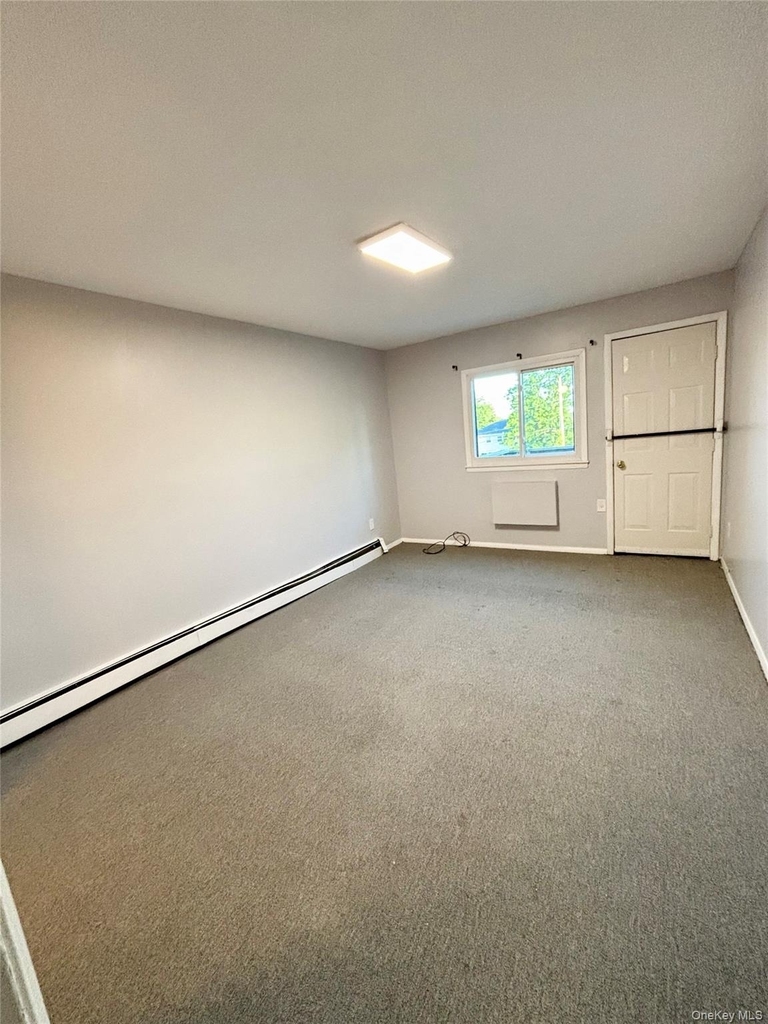 256-20 Craft Avenue - Photo 11