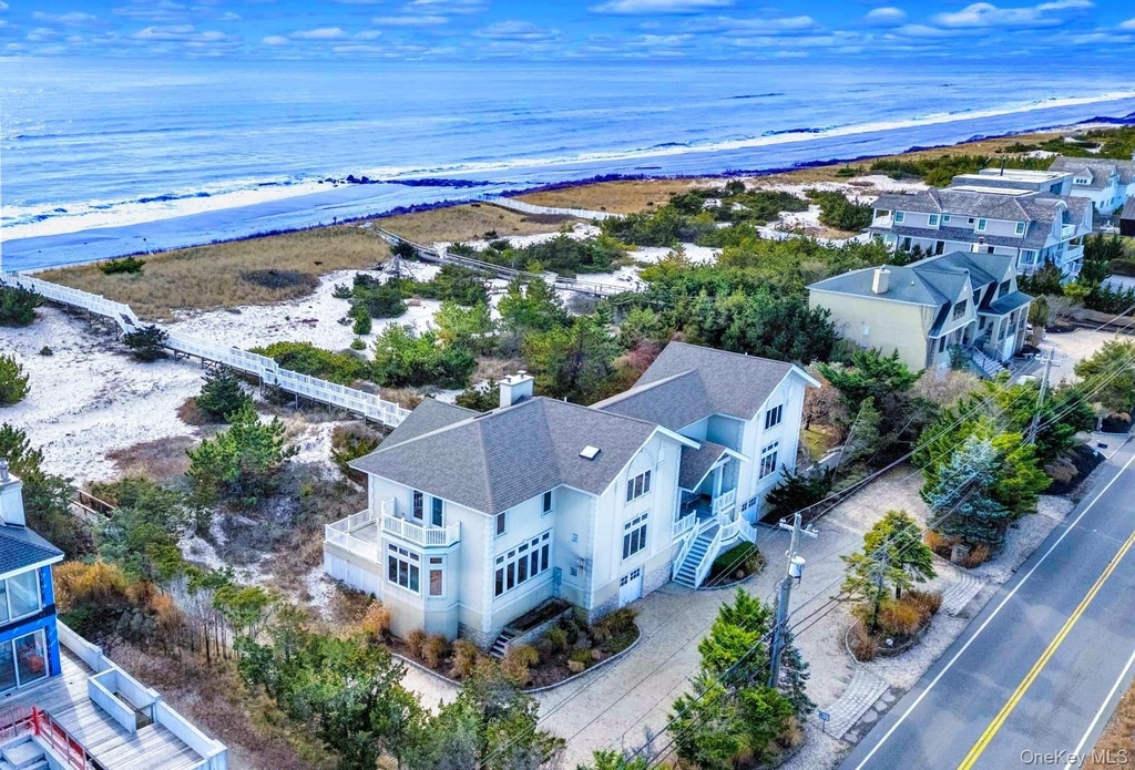 605 Dune Road - Photo 1