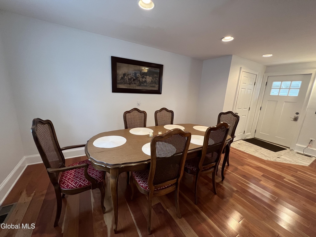 223 Lake Avenue - Photo 4